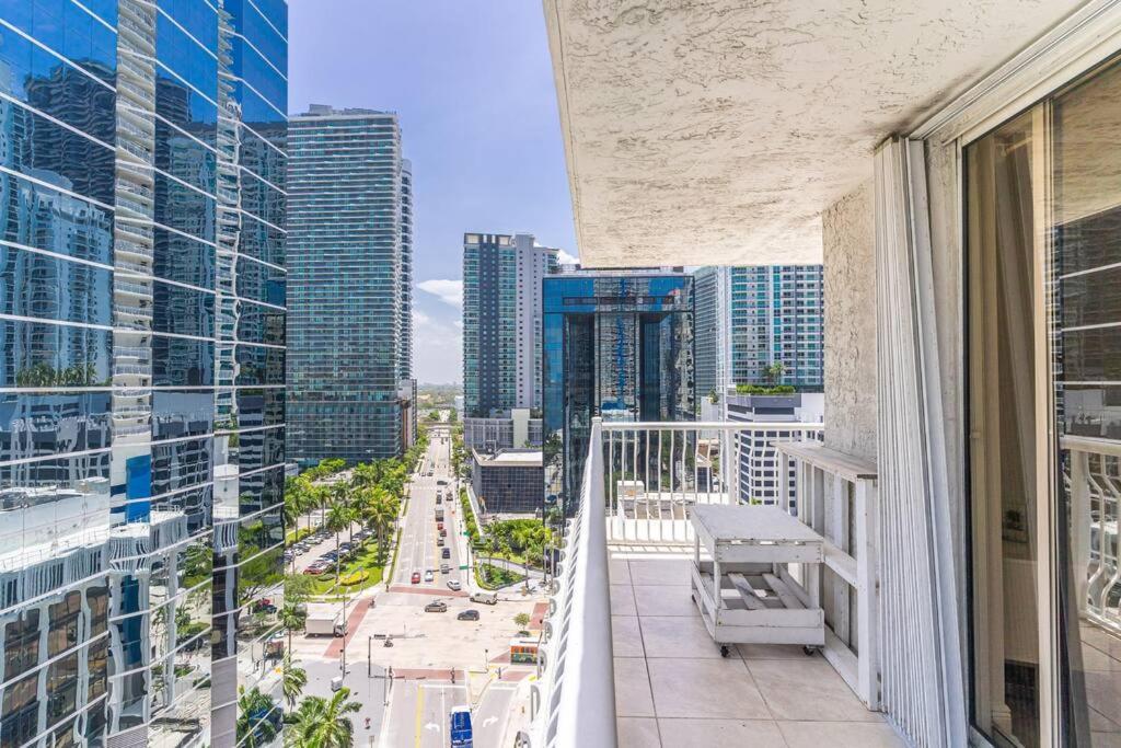 Modern 2/2 With Beautiful Ocean And Brickell Views Apartment Маями Екстериор снимка