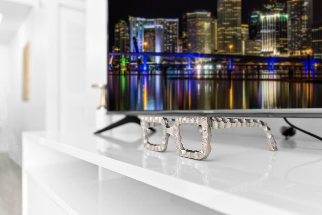 Modern 2/2 With Beautiful Ocean And Brickell Views Apartment Маями Екстериор снимка